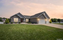 8909 Rock Creek Drive, St Jacob, IL 62281