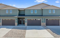 4013 Crossing St SW, Minot, ND 58701