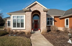 S101w32920 Westpointe Dr, Mukwonago, WI 53149