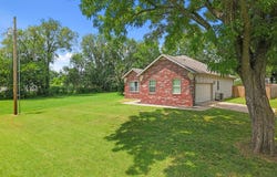 806 E Grant Street, Ash Grove, MO 65604