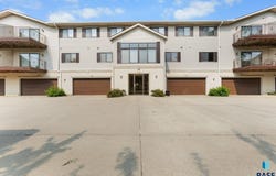 3700 E Peony Pl, Sioux Falls, SD 57103