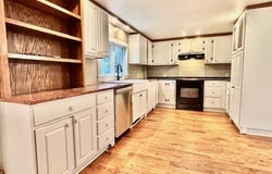 698 N Abington Road, Waverly, PA 18471