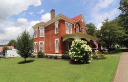 401 E 4th Street, Augusta, KY 41002