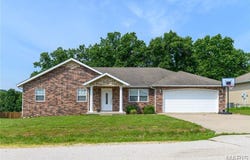 16240 Heartland Lane, Saint Robert, MO 65584
