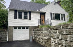 11 Maple Street, Brattleboro, VT 05350