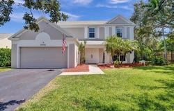 10582 Grove Pl, Cooper City, FL 33328