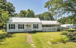 422 E Osage Avenue, Nowata, OK 74048