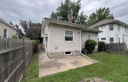 170 16TH Avenue, East Moline, IL 61244