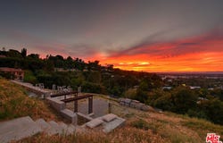 3721 Eureka Dr, Studio City, CA 91604