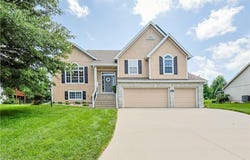 4812 Corinth Drive, St Joseph, MO 64506
