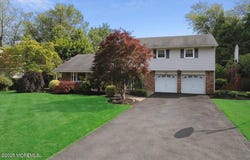 19 Meadowbrook Lane, Freehold, NJ 07728