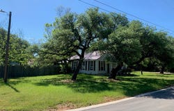 435 N West St, Bertram, TX 78605