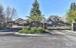 12188 W Pinewood River Ln, Star, ID 83669