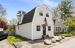 17 Woodbine Ave, Pembroke, MA 02359