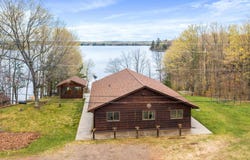 6848 Bear Island Rd, Duluth, MN 55803