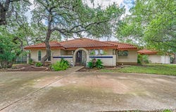 8470 Park Lane Dr, San Antonio, TX 78266-2753