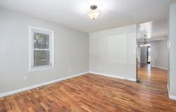 921 S Nettleton Avenue, Springfield, MO 65806