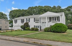 15 Driftwood Drive, Coventry, RI 02816