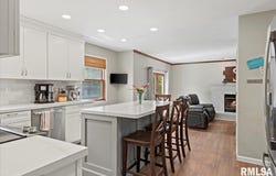 508 TECUMSEH Trail, Springfield, IL 62711