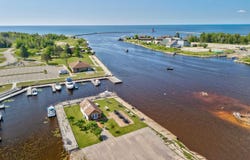 103 W Lakeshore, Manistique, MI 49854
