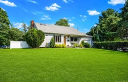 1 Rutgers Street, Smithtown, NY 11787