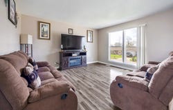 1236 Corley Drive, Elgin, IL 60120