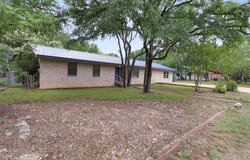 1313 Oakridge DR, Blanco, TX 78606