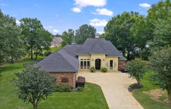 125 Fox Run Dr, Natchitoches, LA 71457
