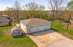 6640 Pflumm Road, Shawnee, KS 66216