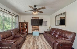 1386 Walker Ford Rd, Maynardville, TN 37807
