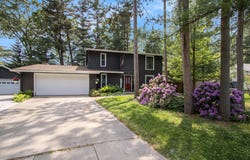 442 Pinewood Circle, Portage, MI 49002