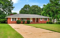 301 Jacobs St, Poplarville, MS 39470