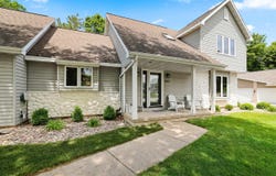 2841 MAYFLOWER Road, GREEN BAY, WI 54311