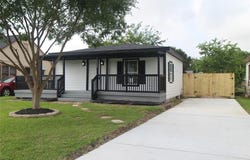 1115 W 4th Street, Freeport, TX 77541