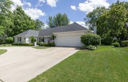 1010 Thunderbird Lane, Naperville, IL 60563