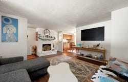 4588 W HILLSIDE DR, Eugene, OR 97405