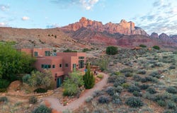 261 VALLEY VIEW Dr, Springdale, UT 84767