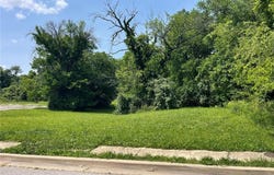 900 Riley Avenue, Alton, IL 62002