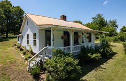 68 Dillard Mill Road, Davisville, MO 65456