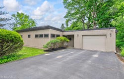 323 Oakridge Drive, Schenectady, NY 12306