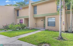 9220 NW 14th St, Pembroke Pines, FL 33024