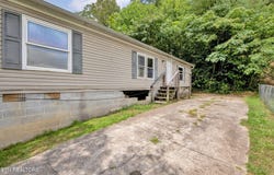 445 W Broad St, Clinton, TN 37716