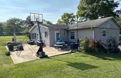 19 Park Lane Dr, Athens, OH 45701
