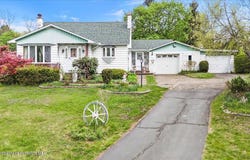 303 Sunnyside Avenue, South Abington Twp, PA 18411