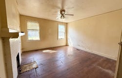 301 W PARKWAY, TALLADEGA, AL 35160