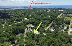 318 Earl King St, Apalachicola, FL 32320