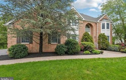 9 LABAW WAY, BELLE MEAD, NJ 08502