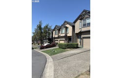 5856 SE WOODLAND Dr, Gresham, OR 97080