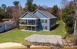 74 Lakeshore Dr, Ashburnham, MA 01430