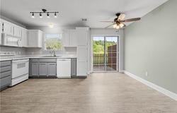 5776 NW Plantation Circle, Lee's Summit, MO 64064